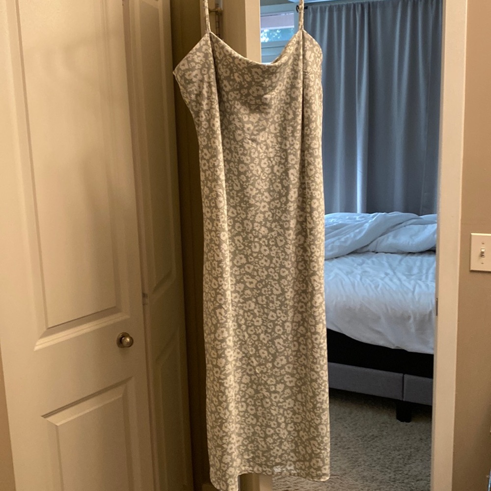 A New Day MIDI Dress. Size L. Never worn. Adjustable straps